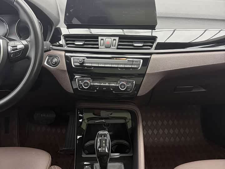 BMW X1, 2022 — фото 7 из 9