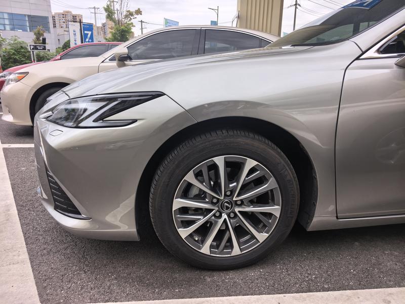 Lexus ES, 2025 — фото 2 из 8