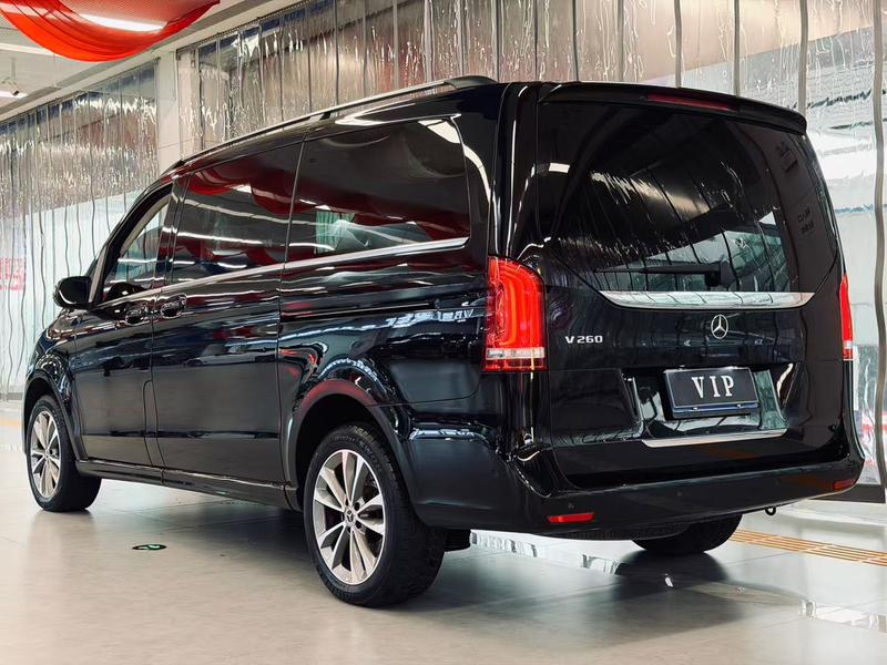Mercedes-Benz V-Class, 2022 — фото 4 из 8
