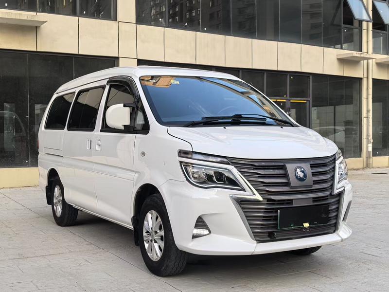 Dongfeng Forthing Lingzhi M5 EV, 2022 — фото 3 из 10