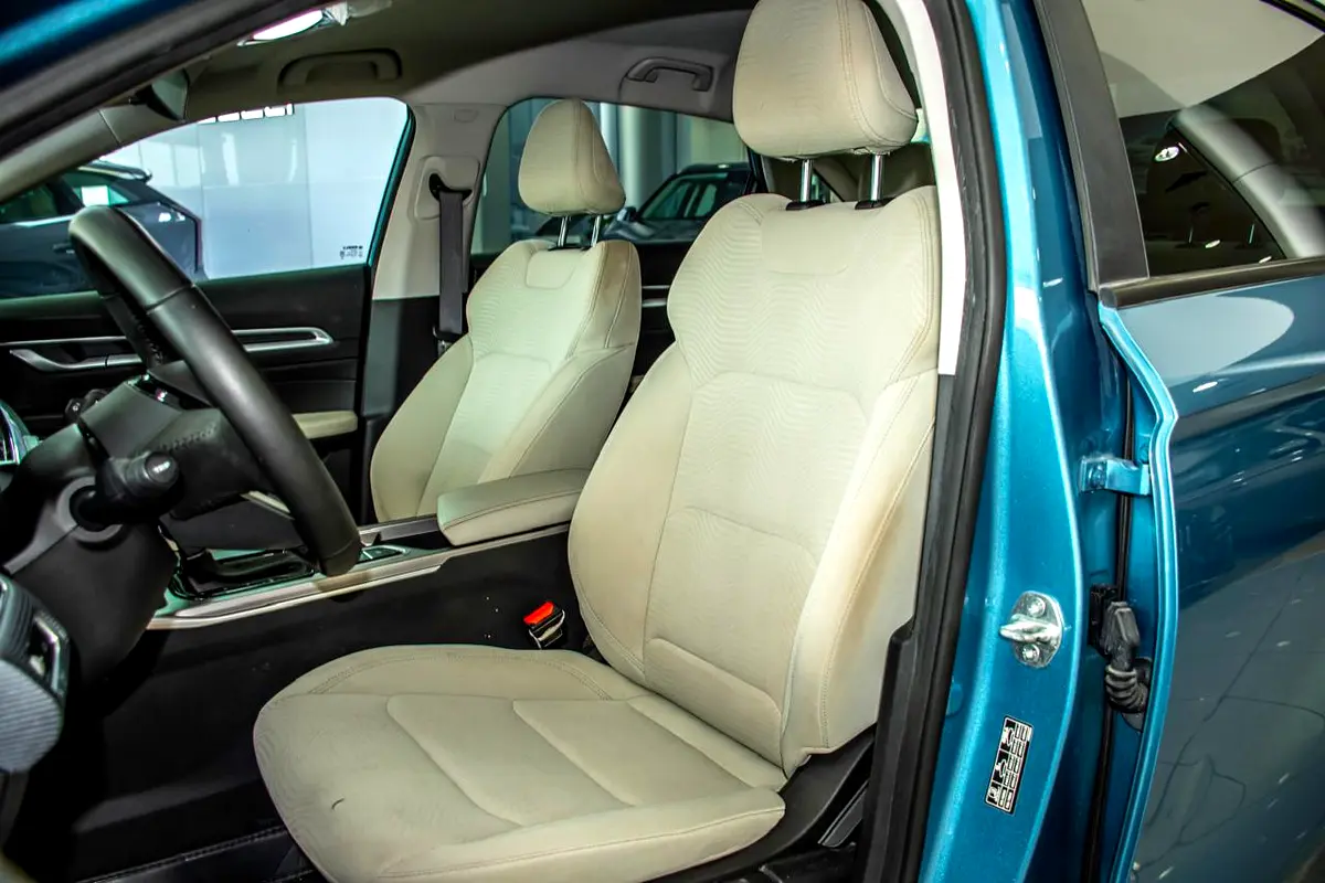 Geely Emgrand, 2025 — фото 10 из 10