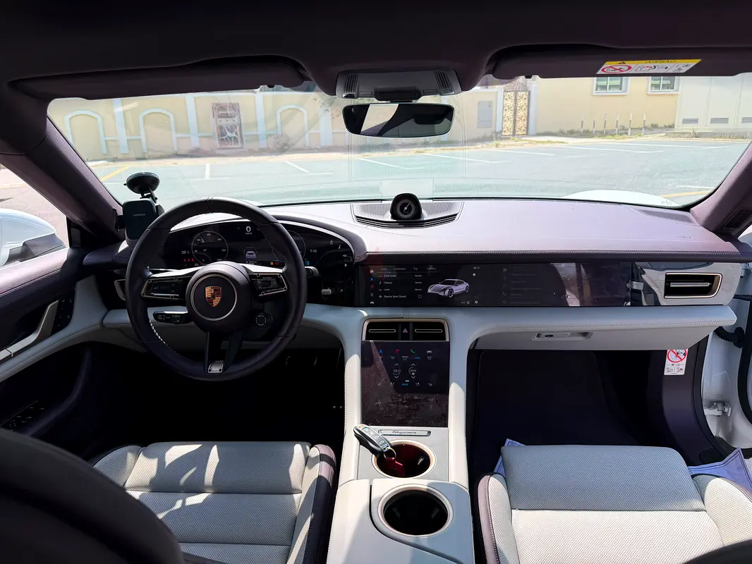 Porsche Taycan, 2025 — фото 4 из 10