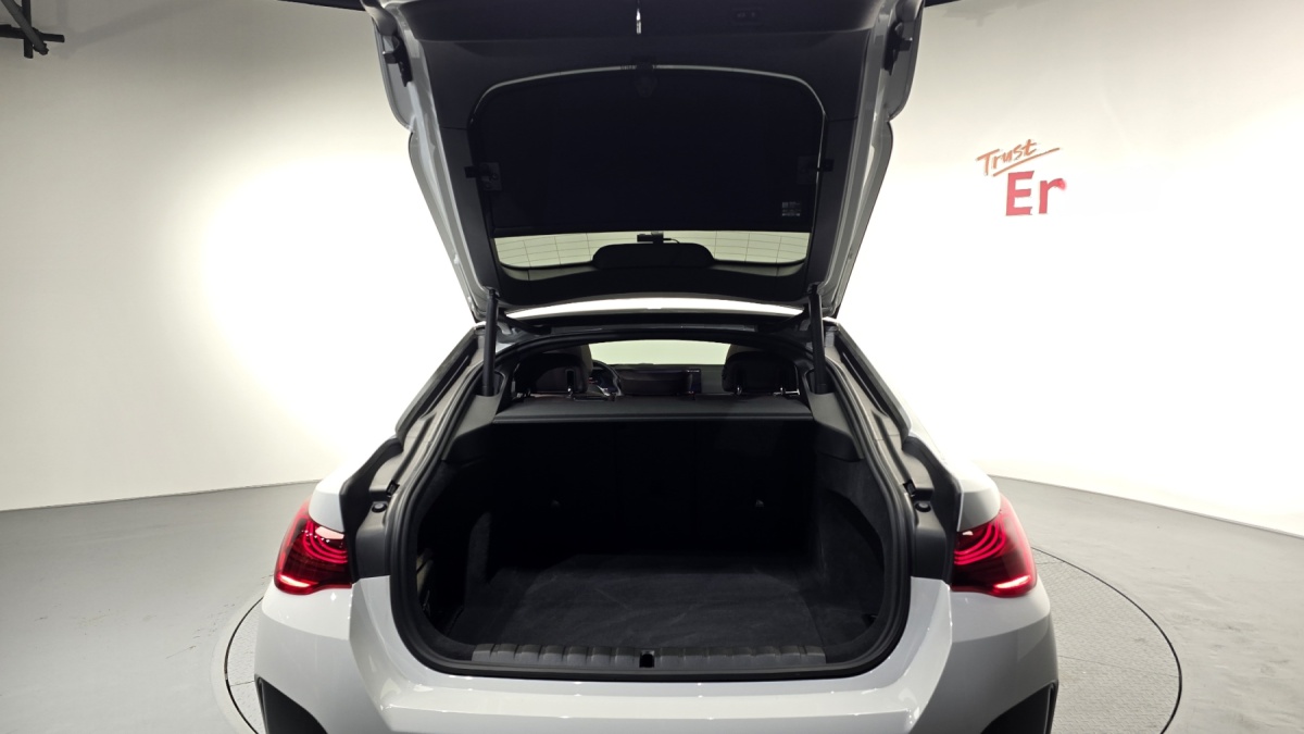 BMW i4, 2025 — фото 12 из 12