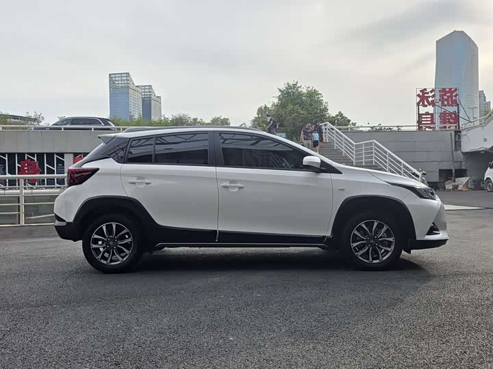 Toyota Yaris L Hatchback, 2022 — фото 4 из 9