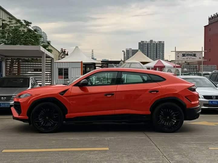 Lamborghini Urus SE, 2026 — фото 2 из 9