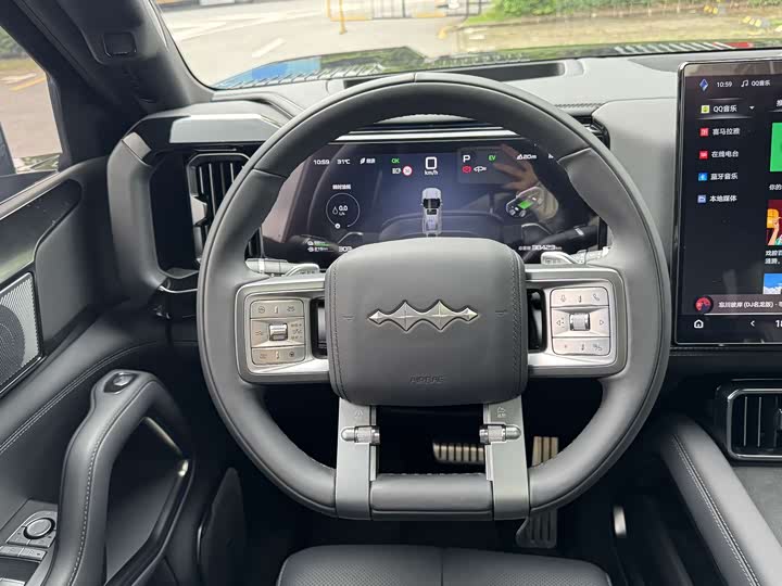 BYD FangChengBao Leopard 8, 2025 — фото 9 из 9