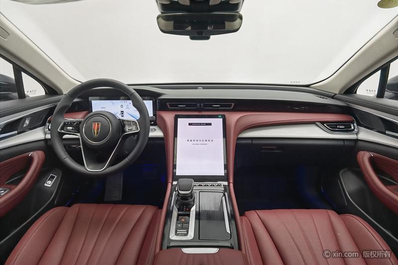 Hongqi H5 Hybrid, 2025 — фото 8 из 12