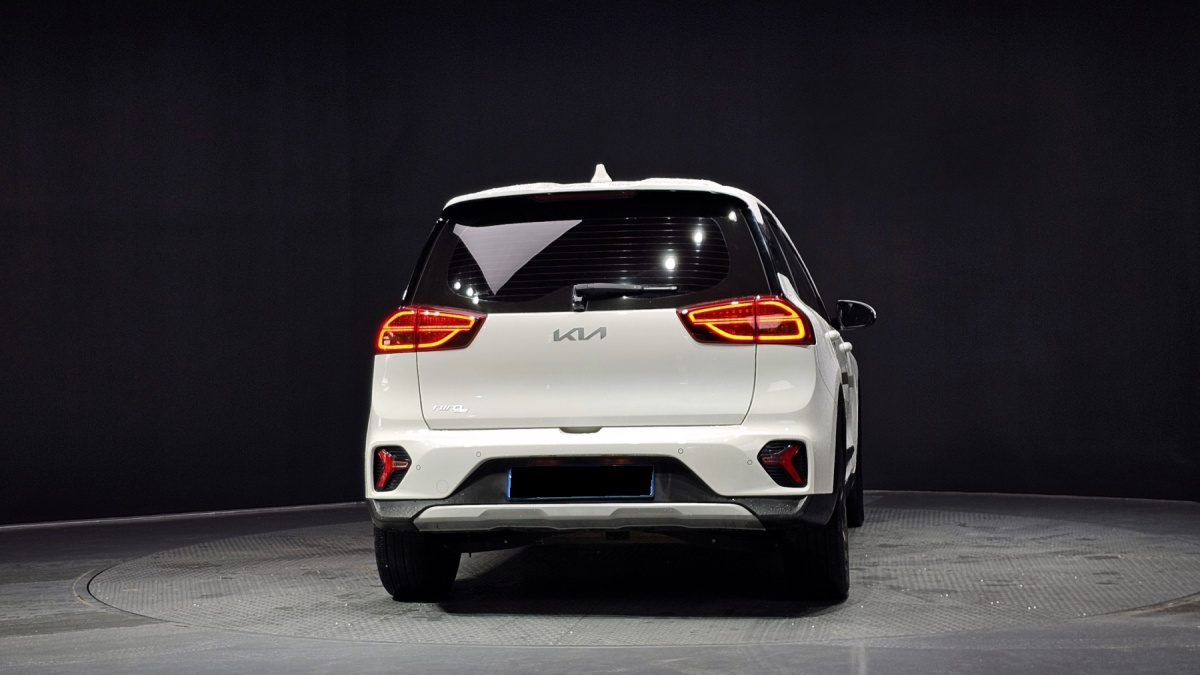 Kia Niro, 2022 — фото 4 из 12