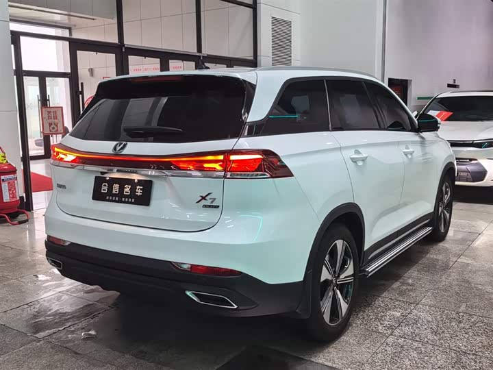 Changan X7 Plus, 2024 — фото 6 из 9
