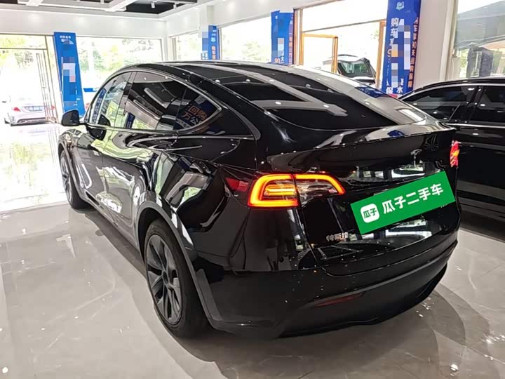 Tesla Model Y, 2023 — фото 5 из 9