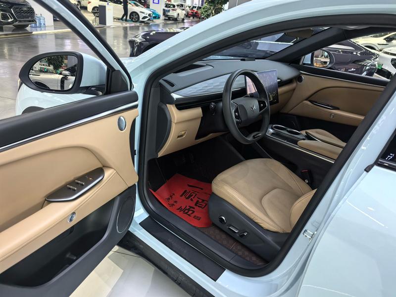 BAIC Arcfox Alpha T5, 2024 — фото 11 из 12