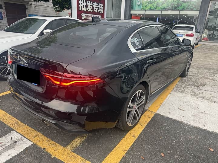 Jaguar XE L, 2023 — фото 2 из 3