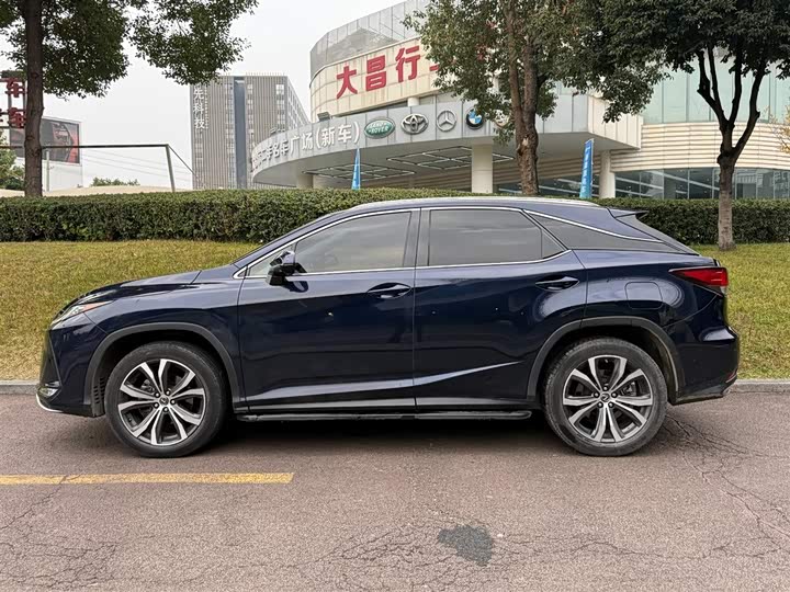 Lexus RX, 2022 — фото 3 из 9