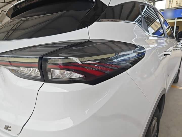 Geely Geometry C, 2022 — фото 8 из 9