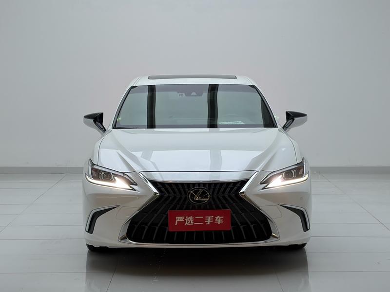 Lexus ES, 2023 — фото 2 из 12