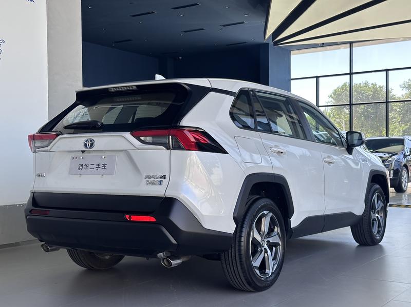 Toyota RAV4 Hybrid, 2026 — фото 4 из 12