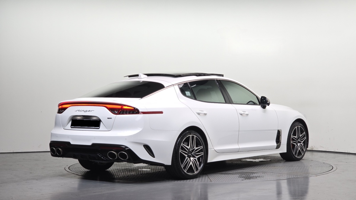 Kia Stinger, 2022 — фото 2 из 12