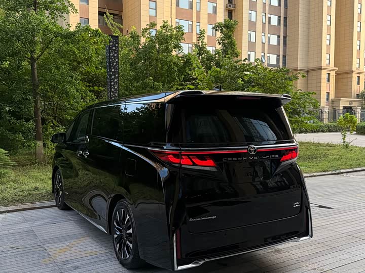 Toyota Vellfire, 2024 — фото 5 из 9