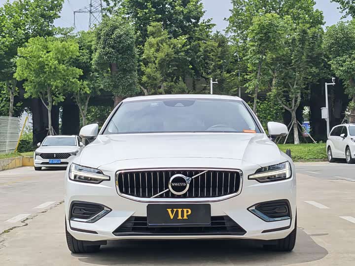 Volvo S60, 2022 — фото 3 из 9