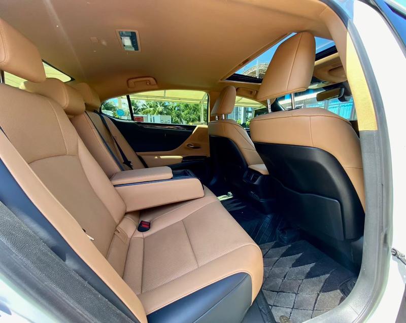 Lexus ES, 2023 — фото 9 из 10