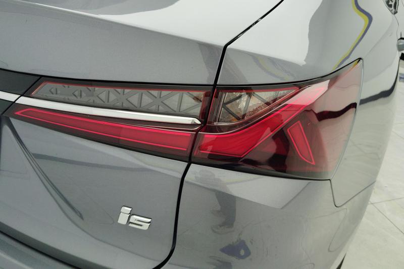 Roewe i5, 2024 — фото 5 из 12