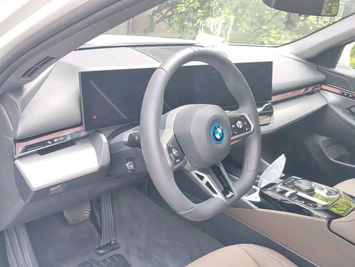 BMW i5, 2025 — фото 9 из 9
