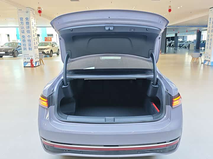 Volkswagen Passat, 2024 — фото 8 из 9