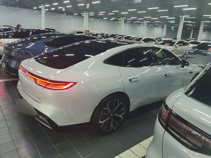 Geely Galaxy E8, 2024 — фото 3 из 9