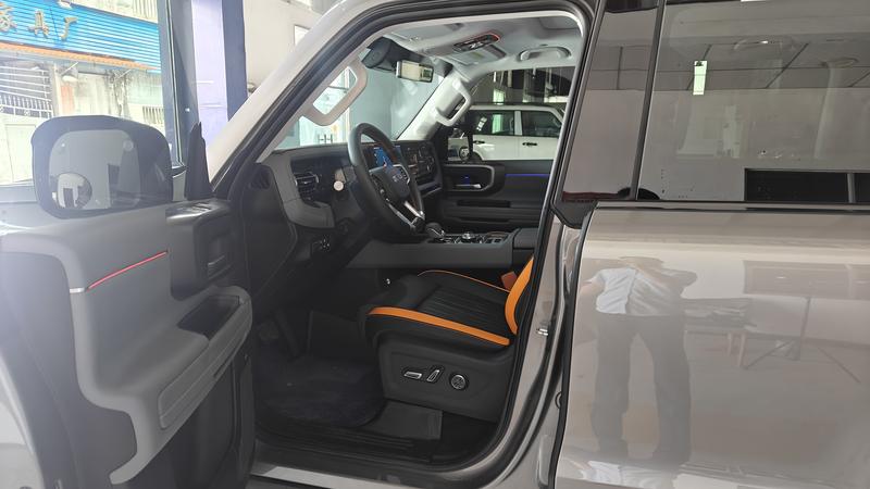 BAIC Beijing BJ40 Hybrid, 2025 — фото 10 из 12