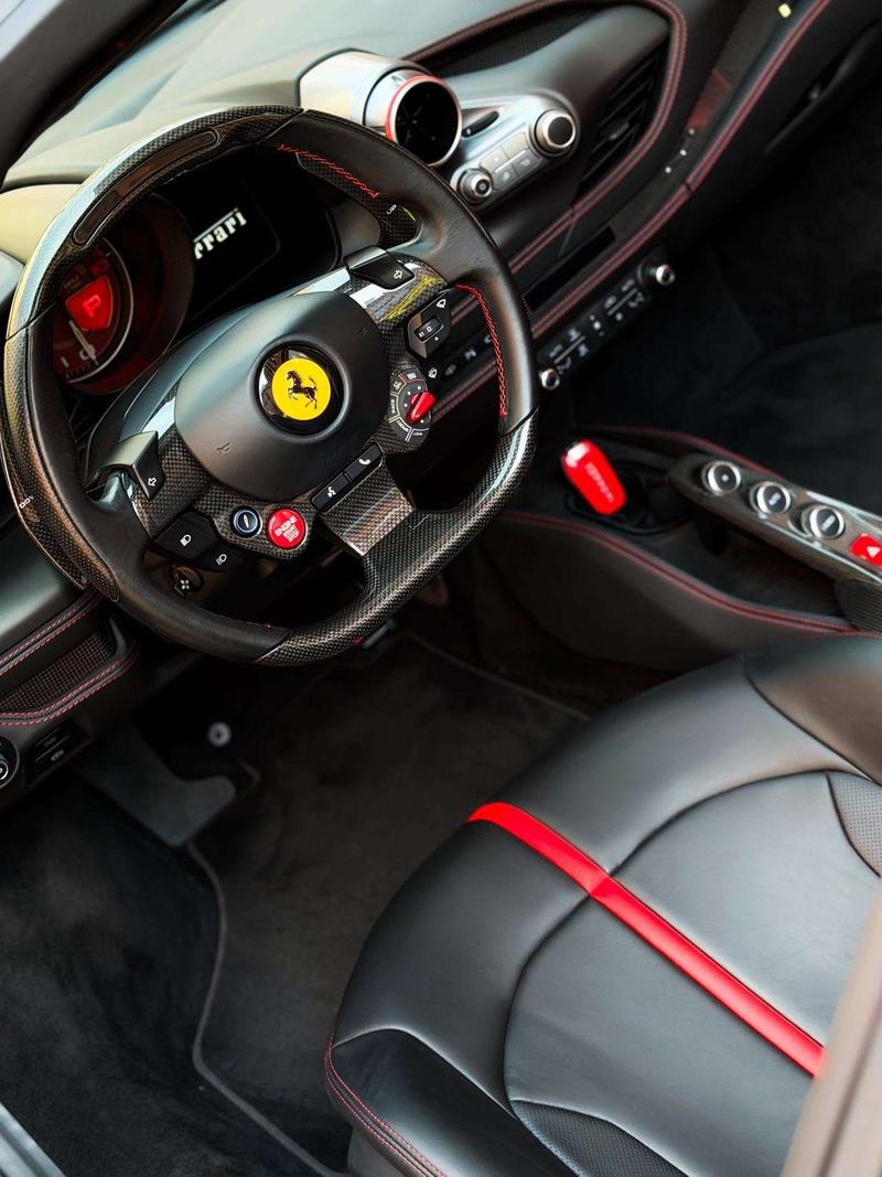 Ferrari F8, 2022 — фото 5 из 8