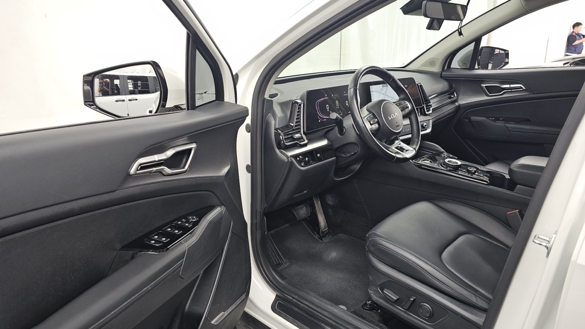 Kia Sportage, 2023 — фото 9 из 12