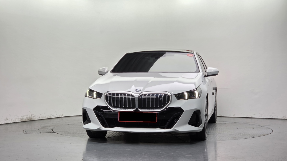 BMW i5, 2025 — фото 3 из 12