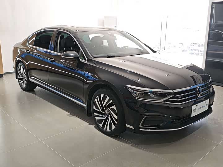 Volkswagen Magotan GTE Hybrid, 2024 — фото 2 из 9