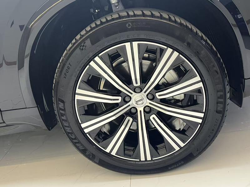 Volvo XC90, 2023 — фото 7 из 12