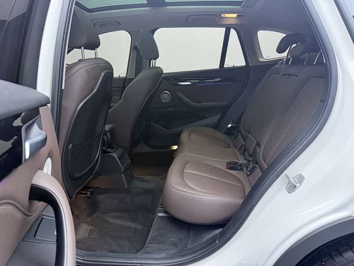 BMW X1, 2022 — фото 9 из 9