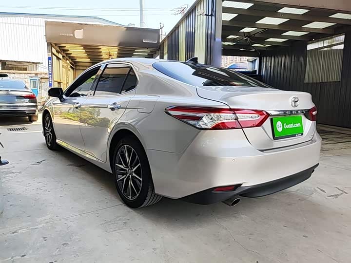 Toyota Camry, 2021 — фото 5 из 9
