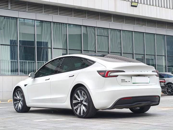 Tesla Model 3, 2025 — фото 8 из 9