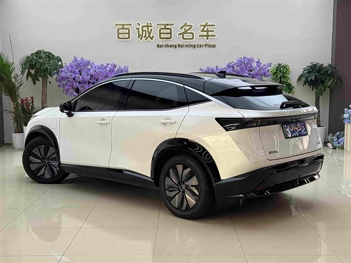 Nissan Ariya EV, 2024 — фото 7 из 9