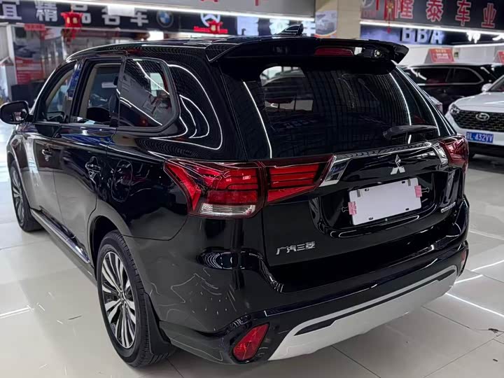 Mitsubishi Outlander, 2021 — фото 7 из 9