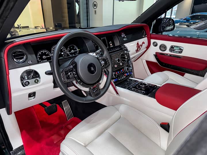 Rolls-Royce Cullinan, 2022 — фото 6 из 9