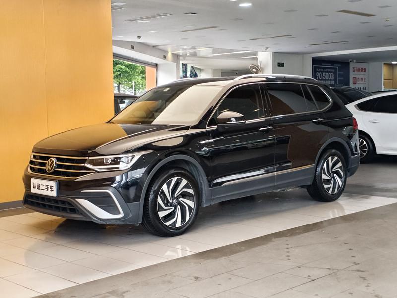 Volkswagen Tiguan L Pro, 2021 — купить в Твери под ключ