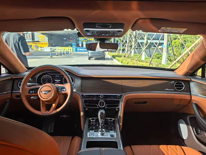 Bentley Flying Spur, 2024 — фото 4 из 9