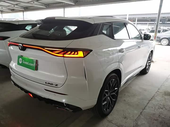 Changan UNI-Z Hybrid, 2026 — фото 7 из 9