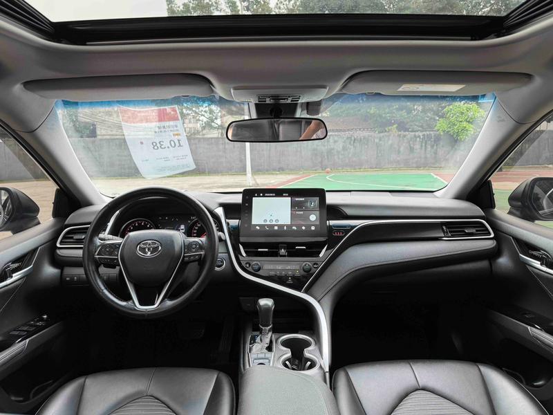 Toyota Camry, 2022 — фото 7 из 10