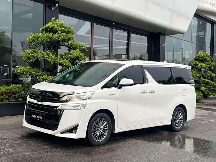 Toyota Vellfire, 2022 — купить в Калуге под ключ