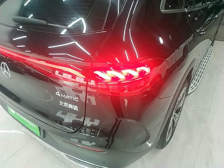 Mercedes-Benz EQE SUV, 2023 — фото 8 из 9