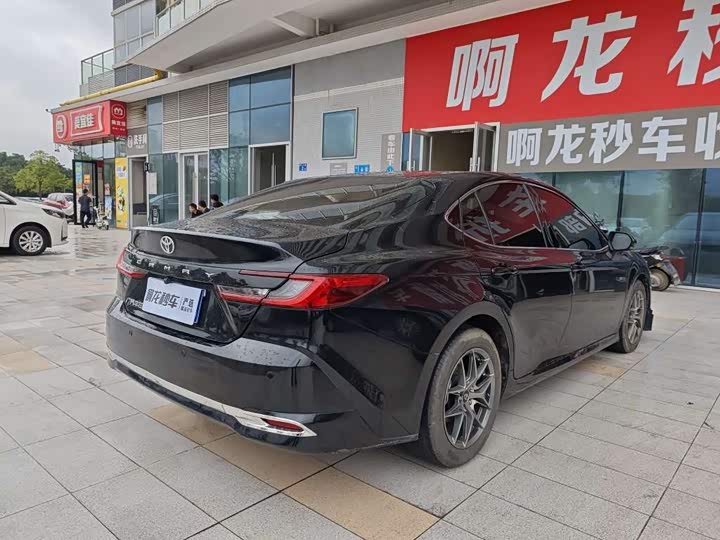 Toyota Camry, 2024 — фото 5 из 9