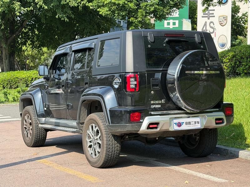 BAIC Beijing BJ40, 2025 — фото 4 из 12