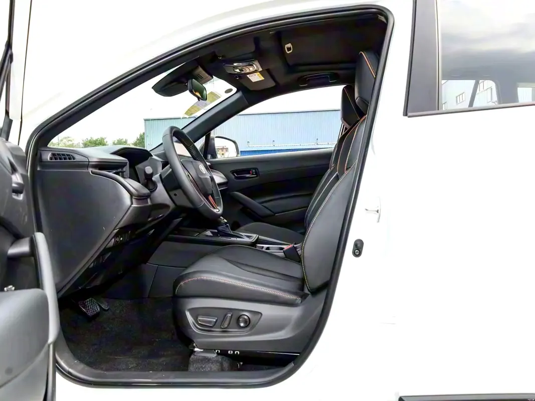Toyota Corolla Cross, 2026 — фото 9 из 10