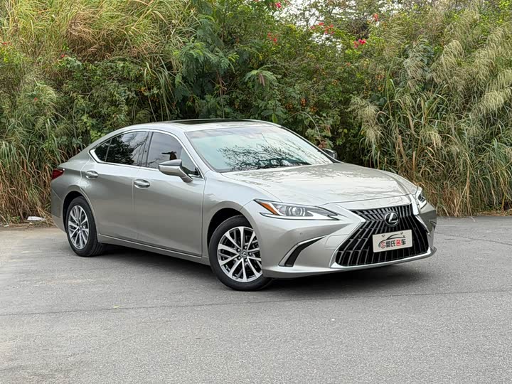 Lexus ES, 2022 — фото 3 из 12